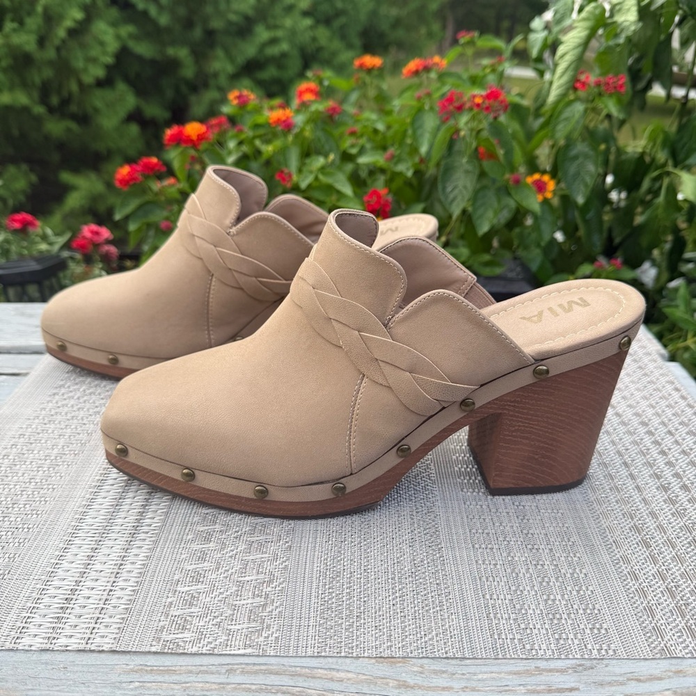 MIA Women's Beige Braided Mules size 11, 4‎ inch heel